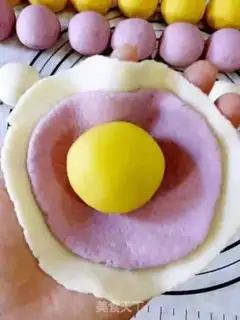 Make Fancy buns step 4