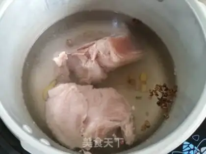 Make A sour fan with white meat step 1