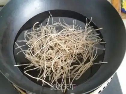 Make A sour fan with white meat step 2