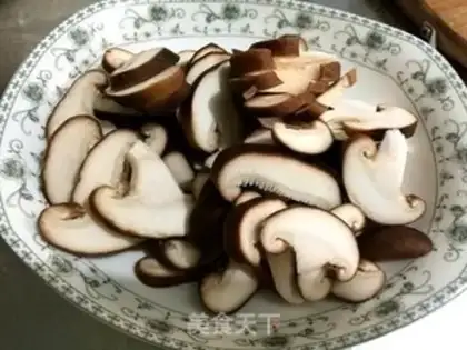 Make A mushroom-headed potato step 1