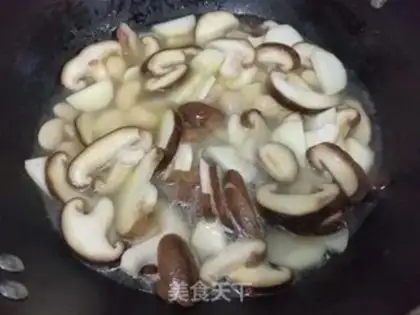Make A mushroom-headed potato step 6