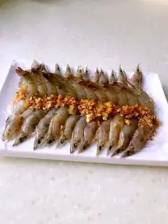 Make A garlic fan with a shrimp step 6