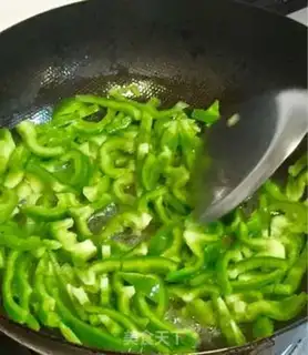 Make Pepper fried eggs step 3
