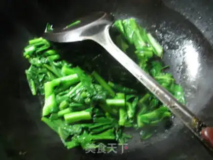 Make Eggs, fried oil step 5