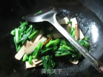 Make Eggs, fried oil step 6