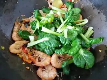Make A shrimp fan step 9