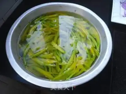 Make Five flowers to burn step 2
