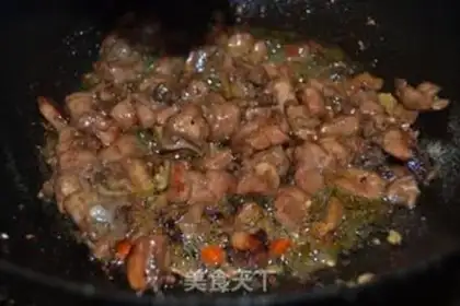 Make A dry pot of tea and mushroom chicken step 3