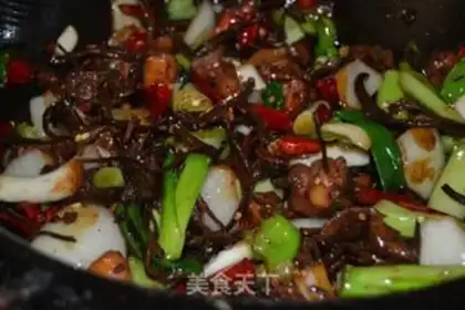 Make A dry pot of tea and mushroom chicken step 6