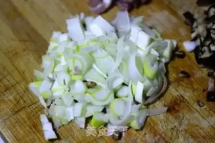 Make A meat bag with mushroom sauce step 0