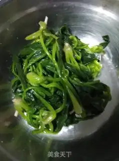 Make Spinach with peanuts step 2