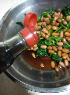Make Spinach with peanuts step 5
