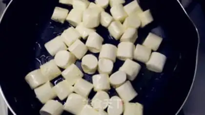 Make Cow Rolling Sugar step 3