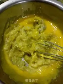Make A melon raisin cupcake step 2