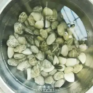 Make Spicy clams step 0
