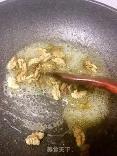 Make walnut sesame dates step 4