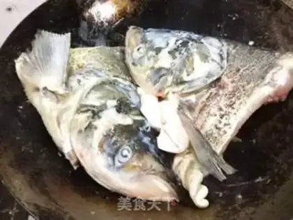 Make Mushroom tofu fish head soup step 3