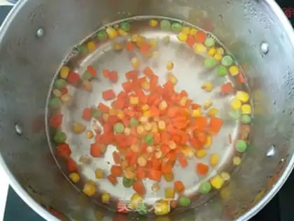 Make Red roast beef noodle step 1