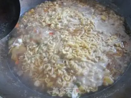 Make Red roast beef noodle step 4