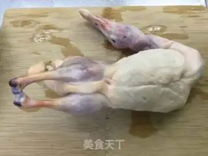 Make No oily spicy beer duck step 0