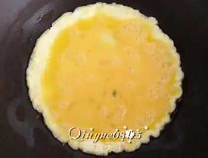 Make Scrambled eggs step 2