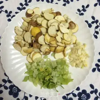Make Chestnut fried rice step 1
