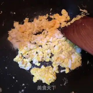 Make Chestnut fried rice step 2