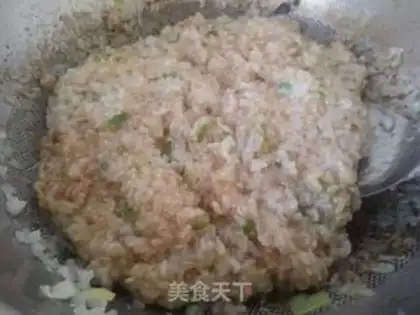 Make Onion rice rolls step 2