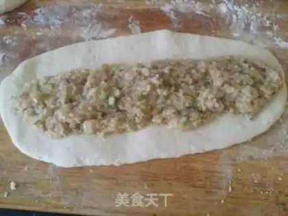 Make Onion rice rolls step 3