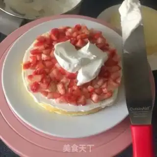 Make Chocolate cream strawberry cake step 4