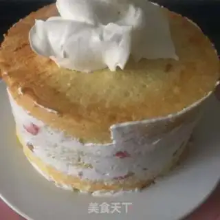 Make Chocolate cream strawberry cake step 5