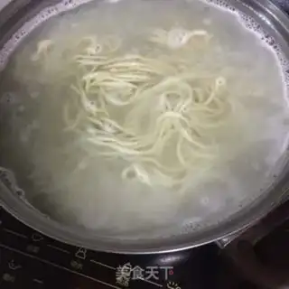 Make Hot dry noodles step 4