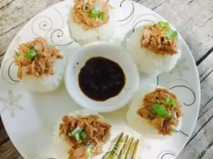 Make The tuna sushi step 5