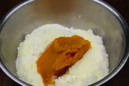 Make Scrumptious pumpkin rolls step 1