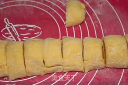Make Scrumptious pumpkin rolls step 5