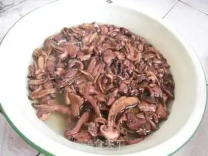 Make Chicken-cooked mushrooms step 1