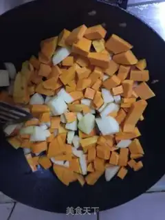 Make Pumpkin porridge step 1