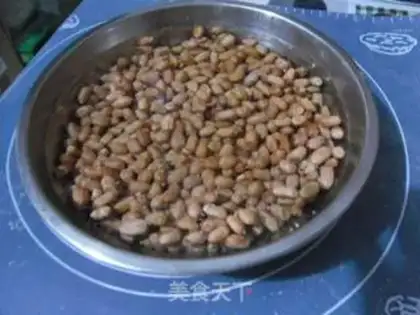 Make Salted peanut rice step 1
