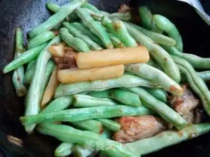 Make Chicken leg and soybeans step 2