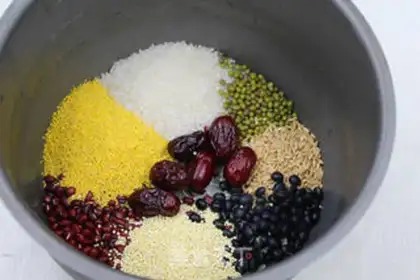 Make Four seasons of porridge step 1