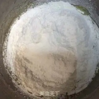Make Strawberry sponge cake step 1