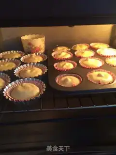 Make Strawberry sponge cake step 18