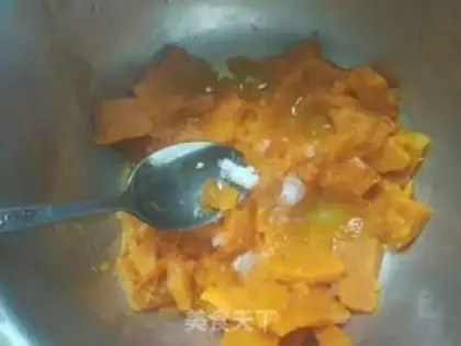 Make Pumpkin rice cake step 1
