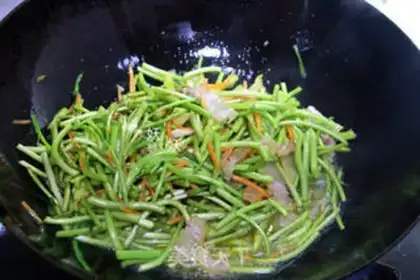 Make Jiangxi-Leon fried meat step 5