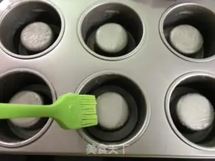Make Strawberry cream cake step 1