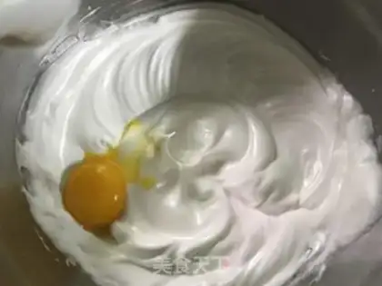 Make Strawberry cream cake step 3