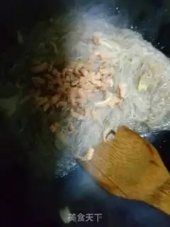 Make The ants of the sea rice are on a tree step 2