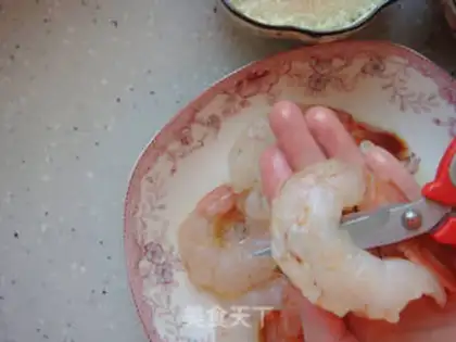 Make Gold-rich shrimp balls step 1