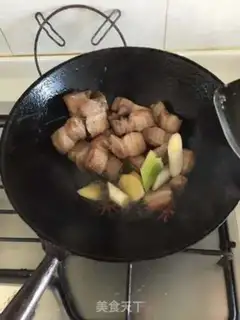 Make Pork onion pie step 3