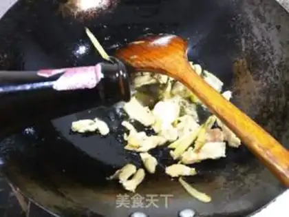 Make The winter mushroom chicken soup step 5